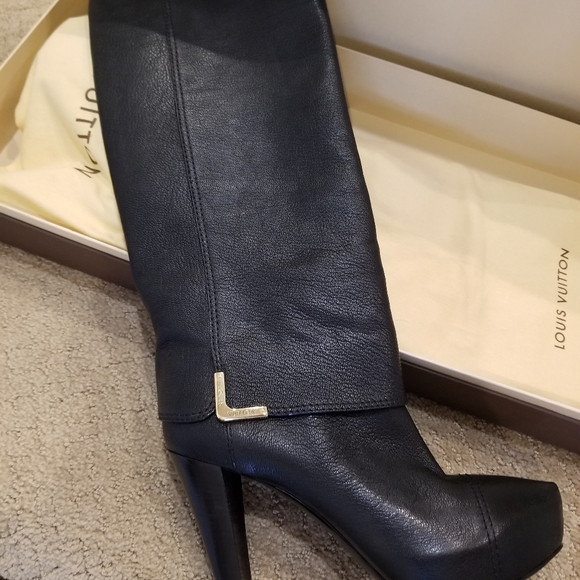 LADIES SIZE 7 NEVER WORN LOUIS VUITTON BOOTS - Picture 4 of 7